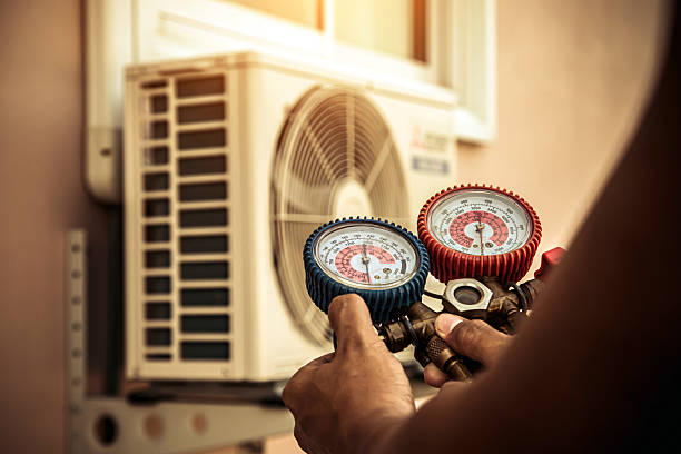 Professional Hvac Installation technician working in Lake Park, NC